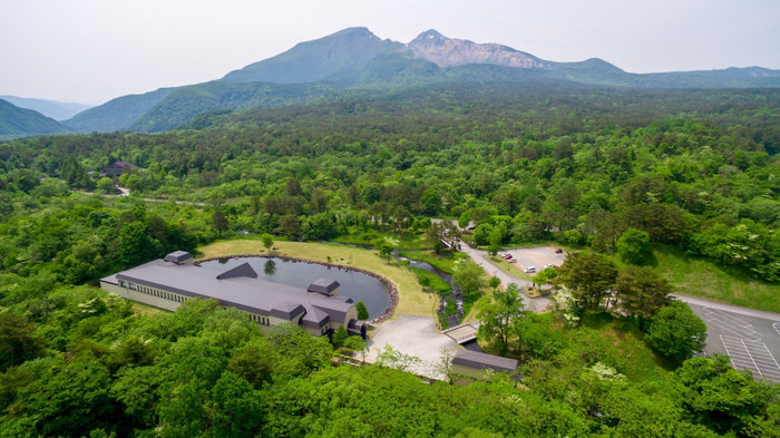 特徴2：磐梯山が見える庭園