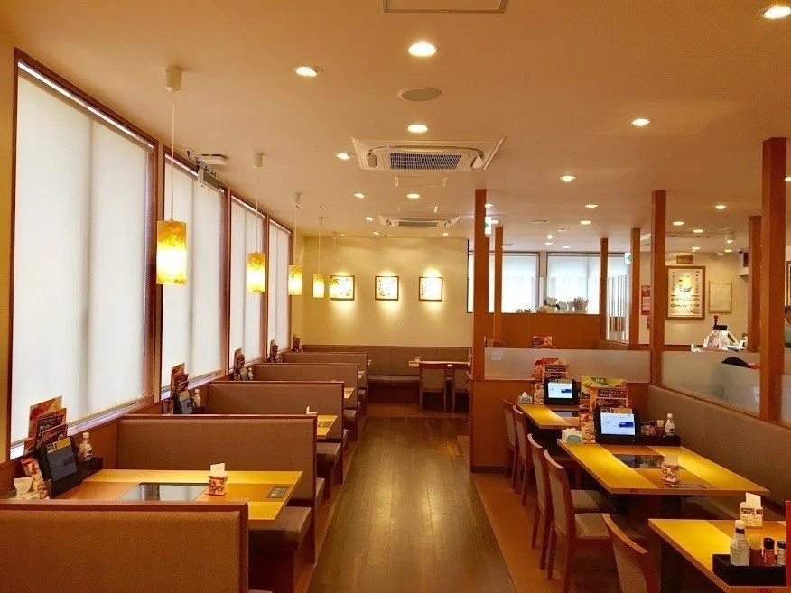 和食さと 店内の様子