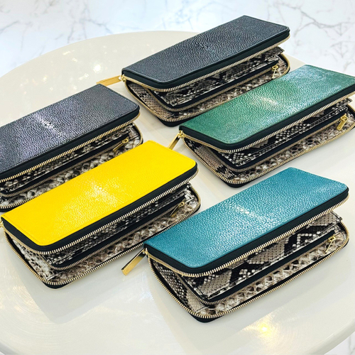 外がガルーシャ、中がALLパイソン！全5色　165,000円（税込）