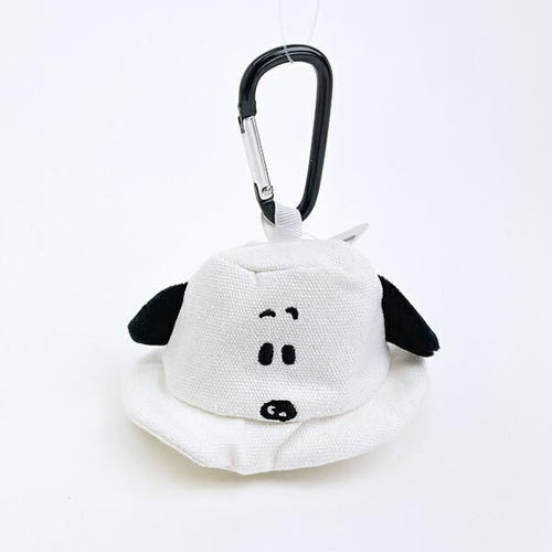 色や形が個性的なスヌーピーのポーチ