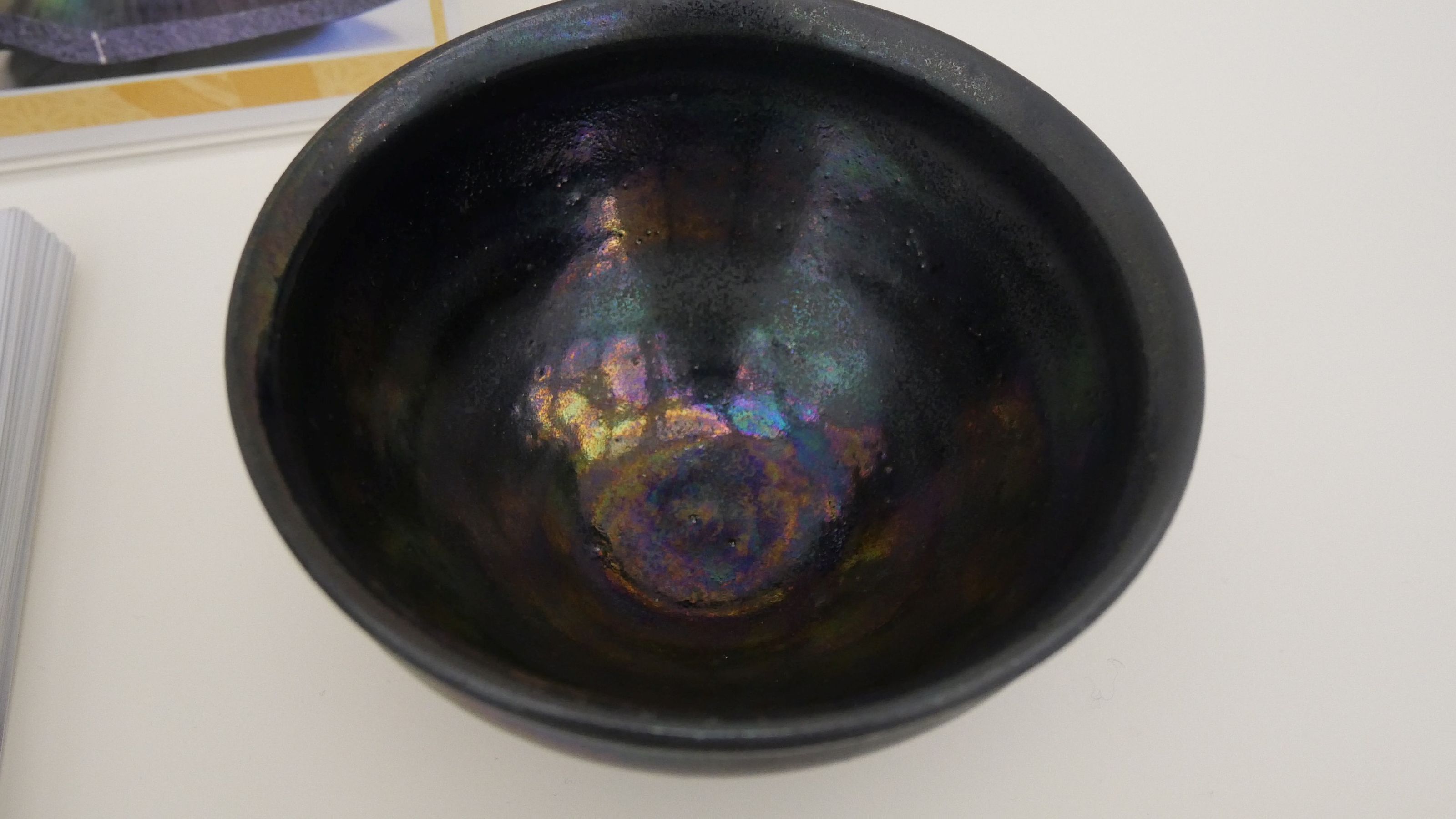 美しい光彩が見られます。