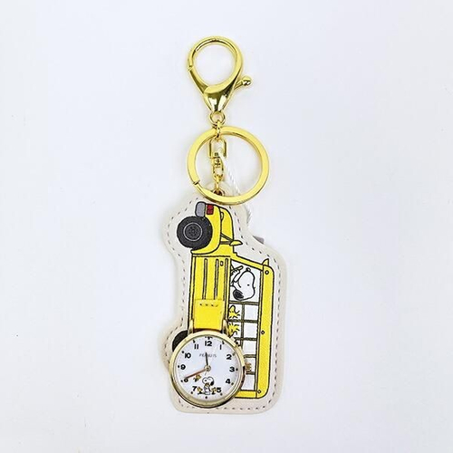 スヌーピーのダイカットウォッチ