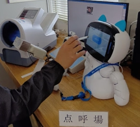 高齢ドライバーも操作に迷わない。自動点呼ロボットが実現する“人に優しいDX”