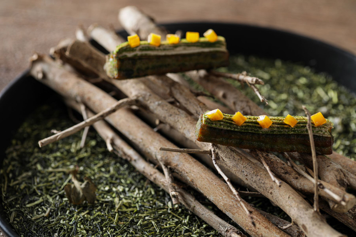 フォアグラとマンゴーのチュロス　mirume深緑茶房&ldquo;伊勢茶&rdquo;の香り