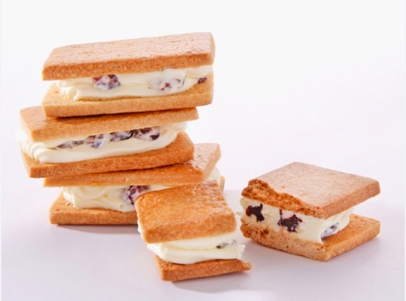 こりすのふゆじたく