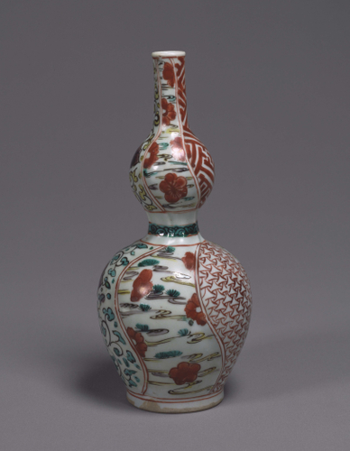 7. 色絵桜川文徳利(いろえさくらがわもんとくり)　伊万里　江戸時代・17世紀　広田松繁氏寄贈　1月17日(火)～4月16日(日)　本館13室にて展示