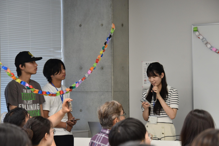 名城大学を紹介する都市情報学部の学生