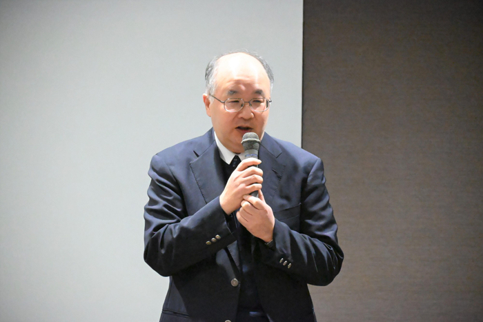 理工学部の中村忠司応用化学科長のあいさつ