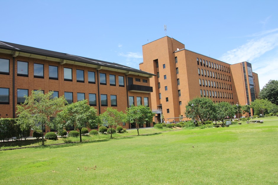 麗澤大学 校舎