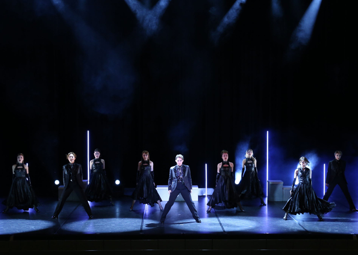 「トップスター翼和希 REVUE SHOW！」写真提供：ＯＳＫ日本歌劇団