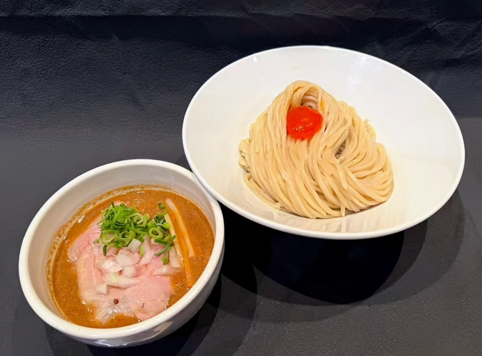 特製醤油卵黄漬けトッピングつけ麺