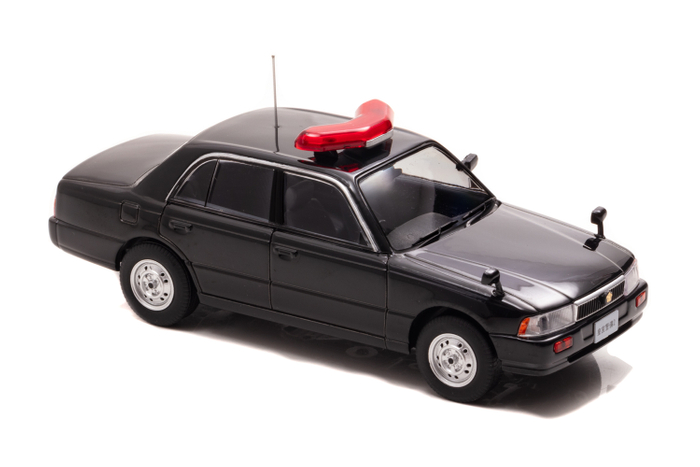 日産 クルー 1998 皇宮警察警備車両：右前