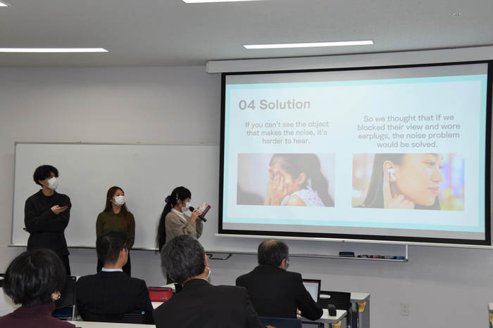 ネパール組は５チームが発表