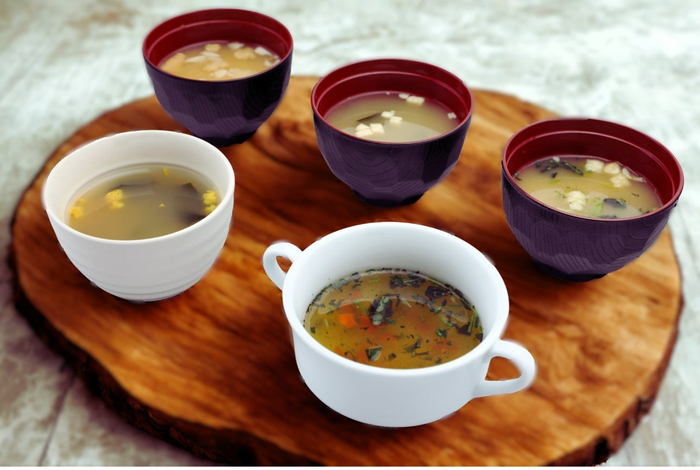 新商品「たんぱく強化汁・具セット」全16種類の一部商品