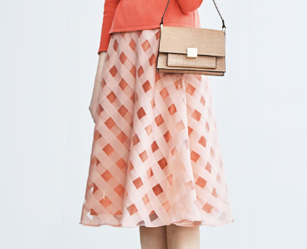 フレアスカート 22,000円（税込）　カラー：ベビーピンク&times;コーラルピンク、ライトグリーン&times;グリーン、ブラック&times;ブルー