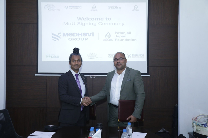 インド大学との人材育成連携に関するMoU締結の様子