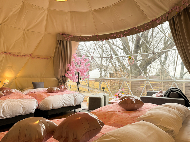 エアコン完備の快適なドームテント内