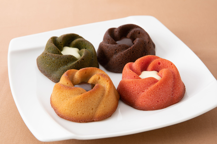 洛甘フィナンシェ<ショコラ><木苺><プレーン><抹茶> 各270円(税込)