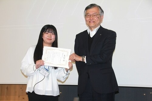 EVラッピングコンテスト　最優秀賞　二宮渓華さん