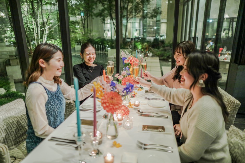 利用シーンイメージ(夜/女子会)