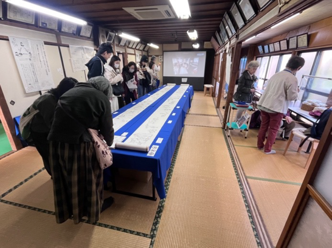 手漉き和紙鳥獣戯画展in小川町の様子