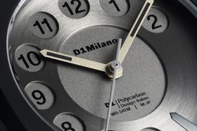 ダイヤルを回す、あの“電話”を腕時計に。
D1 Milano、「電信電話記念日」の10月23日（金）に
“電話”をモチーフにした新作「RING RING」を発売。