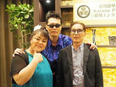 左からSIZUKU、GOD、岡村恭行