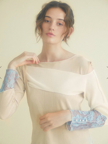 プリーツメロウトップス THE PLEATS MELLOW TOPS &yen; 13,750 （税込) BLACK/BEIGE