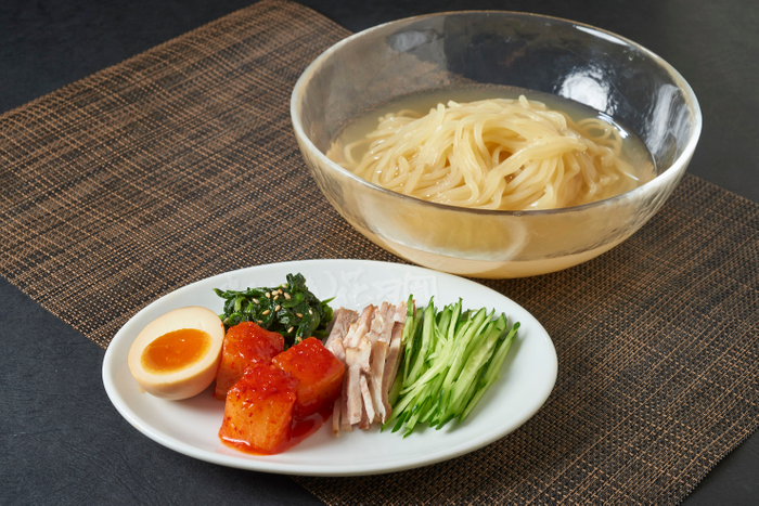 盛岡冷麺　琥珀_980円(税込)