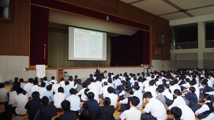 令和6年（2024年）に実施した人権教育講演会の様子