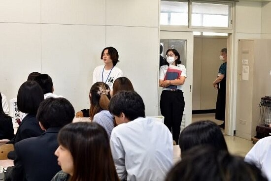 大学生（麗澤大学）による自己紹介