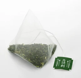京都・宇治の老舗茶舗〈辻利〉から
「〈辻利〉煎茶（三角ティーバッグ 100袋入り）」
業務ルート・EC限定で新発売