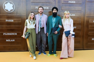 左からジョーイ・キング、ダニエル・ブリュール、ワリス・アルワリア、エスター・マクレガー