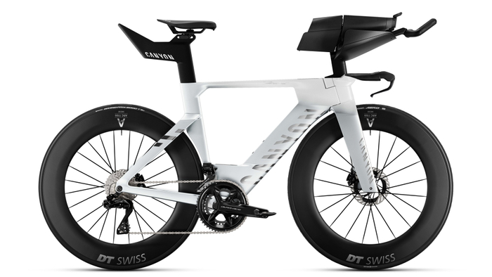 スピードマックス CFR Di2 （シマノデュラエースDI2完成車）1,830,000円（税込） 平均重量8.65kg　特別カラー（アップチャージ85,000円）：シルバーサーファー