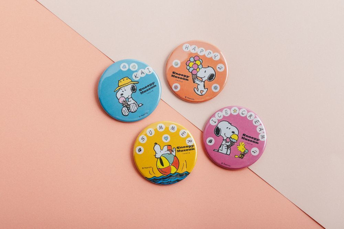 「スヌーピー缶バッジ」ハッピー・サマー限定デザイン
