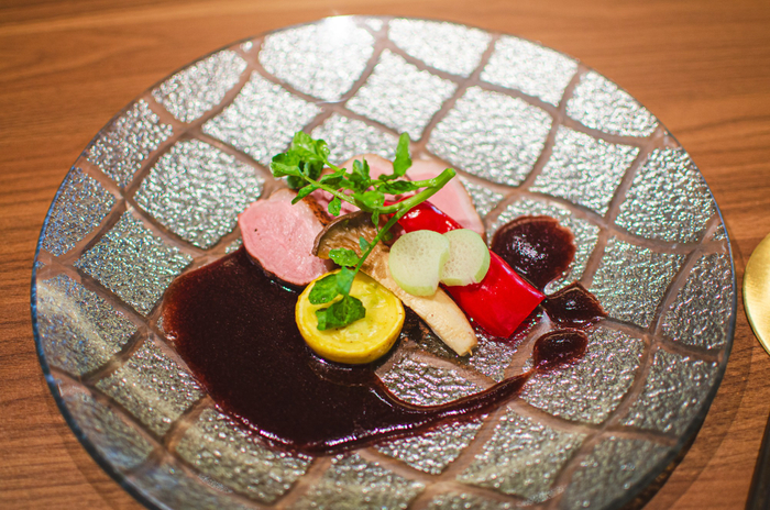 鴨ロースト(赤ワインソース)