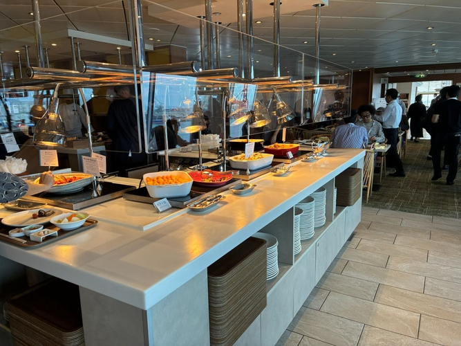 ランチビュッフェ会場