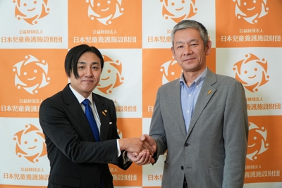(左から 日本児童養護施設財団 理事長 江原均、全国児童養護施設協議会 会長 社会福祉法人至誠学舎立川 児童事業本部 副本部長・事務局長  高橋誠一郎)