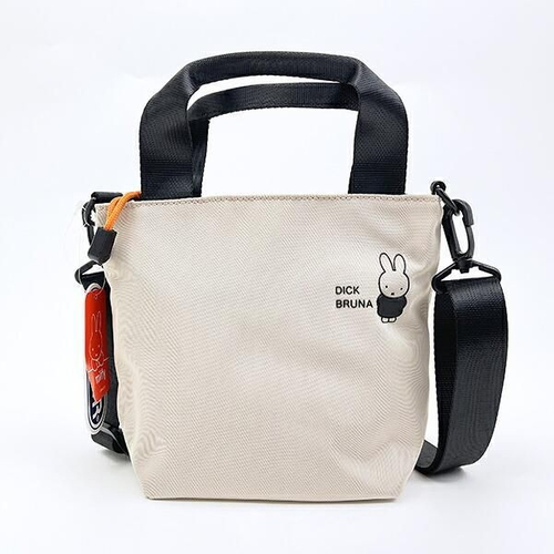 ミッフィーとOUTDOOR PRODUCTSのシンプルバッグ