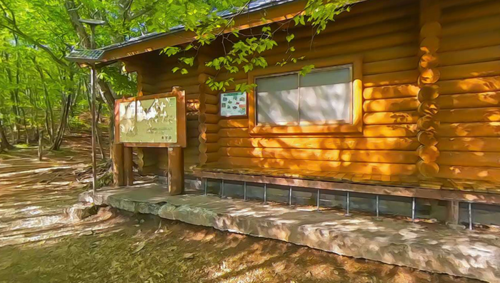 『石山の路』にある避難小屋