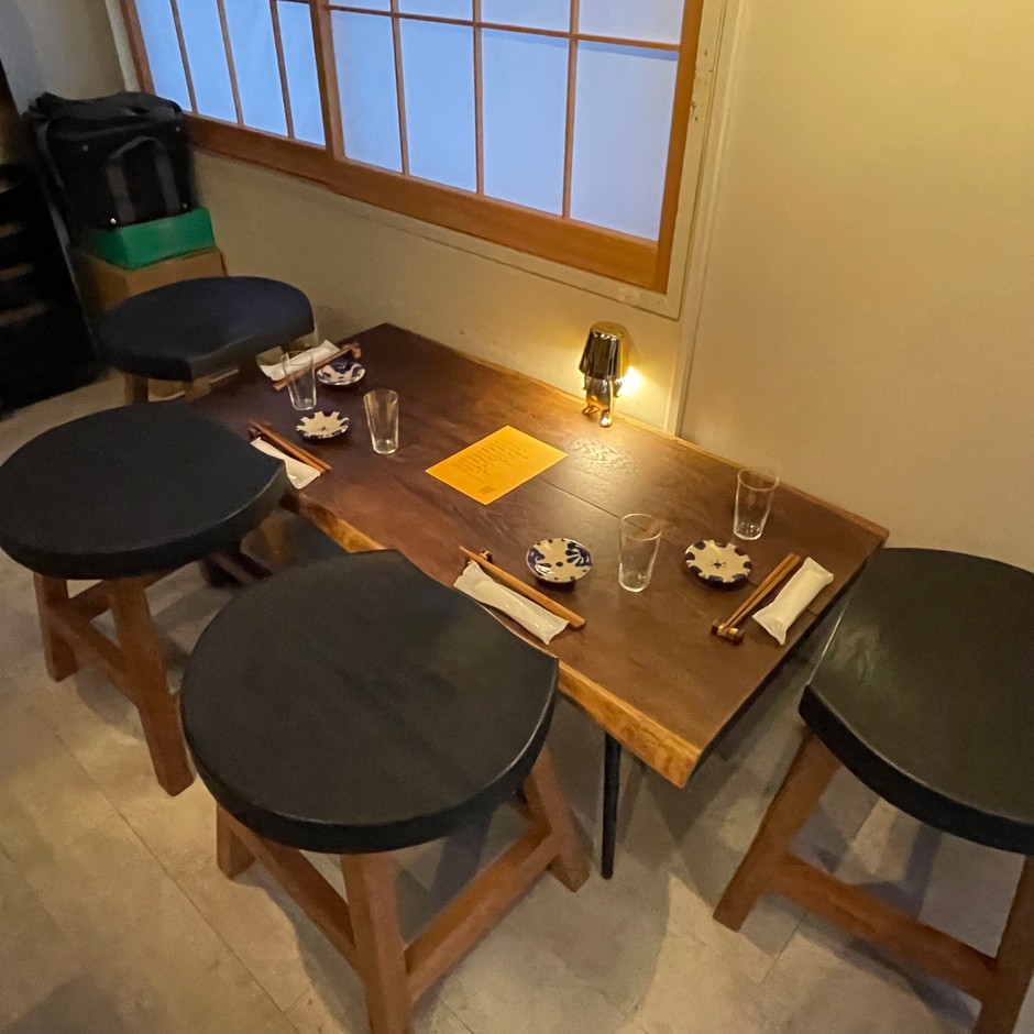 店内テーブル席