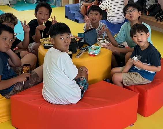 1日預かりサービス様子(昼食)