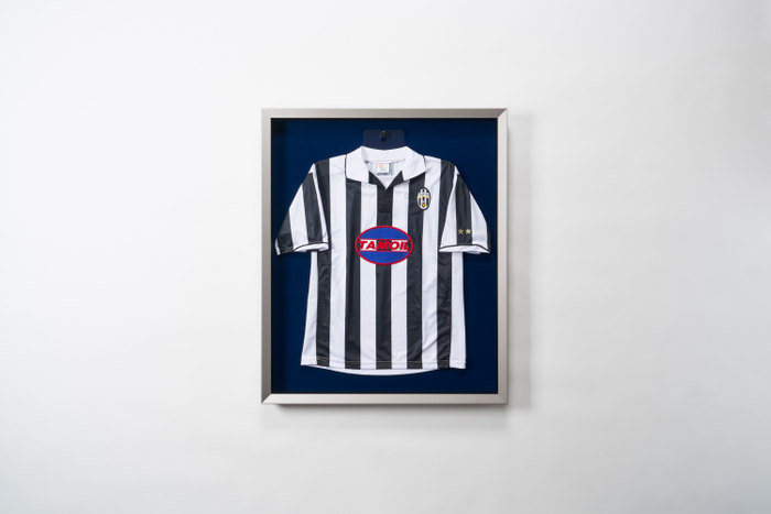 寄贈ユニフォーム額画像