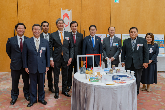 左から、デイリーファーム 専務取締役　市田旭宏、デイリーファーム代表取締役社長 市田 眞澄