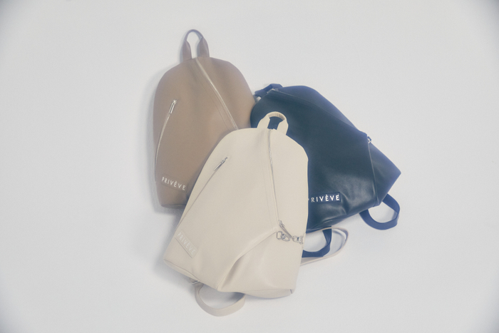 THE VEGAN LEATHER DESIGN BACKPACK &yen; 15,730 （税込）BLACK/IVORY/BEIGE