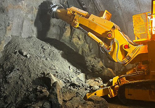 写真4：MRH-S200Gi実証試験状況(集土)