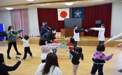 近畿大学九州短大が地域の子育て世帯向けイベントを初開催
バイオリン演奏体験やリトミックなど多彩な音楽プログラム