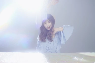 CHIHIROの新曲「Honeyy」のミュージックビデオが公開！