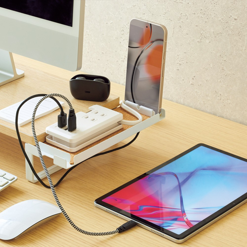 電源タップを置いてガジェットを充電可能。