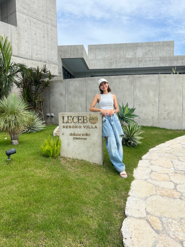 LECEB SESOKO VILLA Seaside deluxe suite　外看板にて